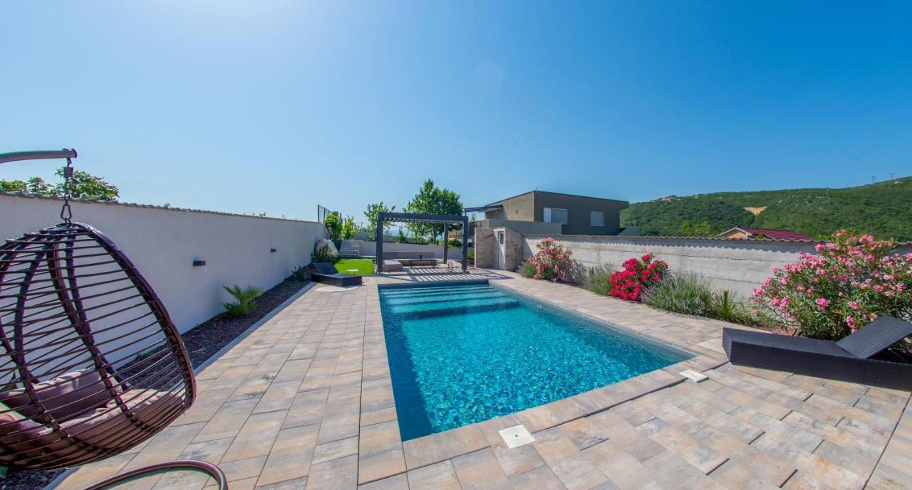 Villa Carpe Diem - With Private Pool Mostar Bagian luar foto