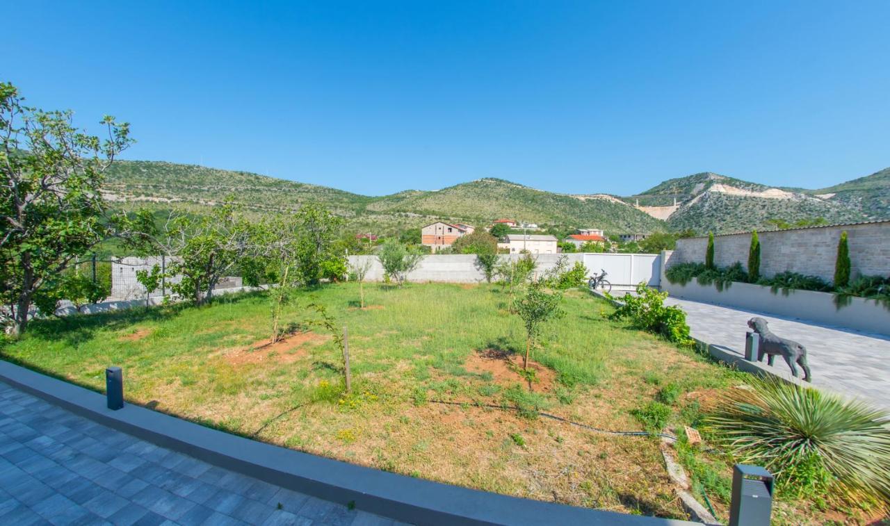 Villa Carpe Diem - With Private Pool Mostar Bagian luar foto