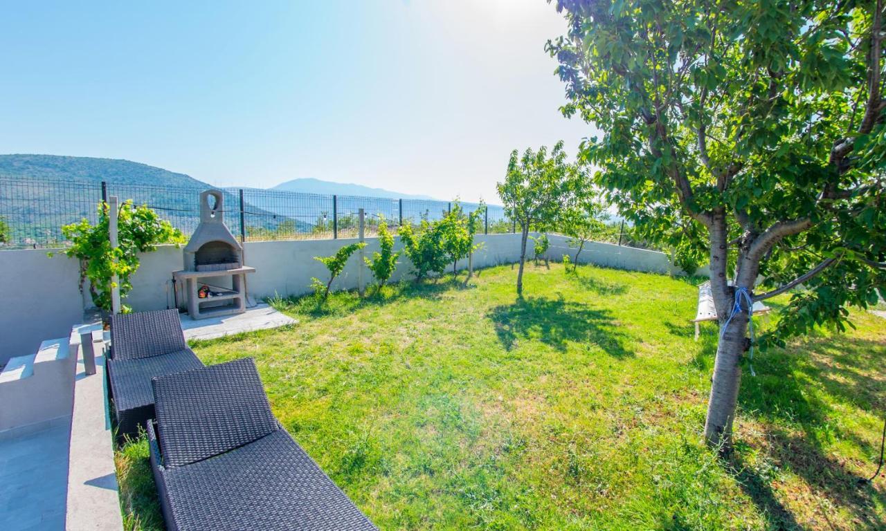 Villa Carpe Diem - With Private Pool Mostar Bagian luar foto
