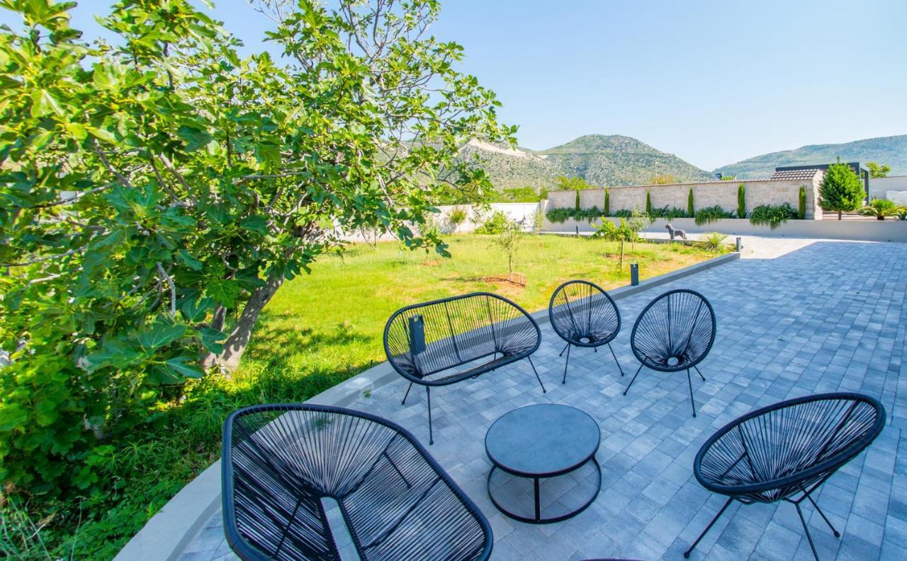 Villa Carpe Diem - With Private Pool Mostar Bagian luar foto