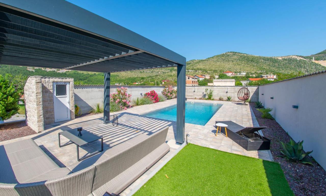 Villa Carpe Diem - With Private Pool Mostar Bagian luar foto